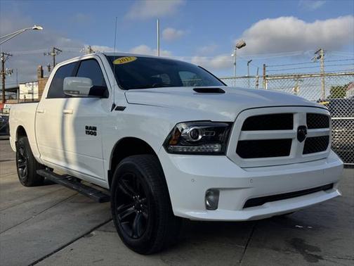 2017 RAM 1500 Night Crew Cab 4x4 5'7' Box
