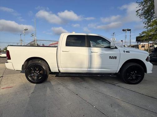 2017 RAM 1500 Night Crew Cab 4x4 5'7' Box