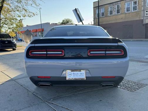 2022 Dodge Challenger SXT
