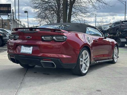 2022 Chevrolet Camaro RWD Convertible LT1