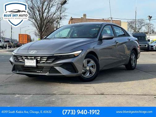 2025 Hyundai ELANTRA SE