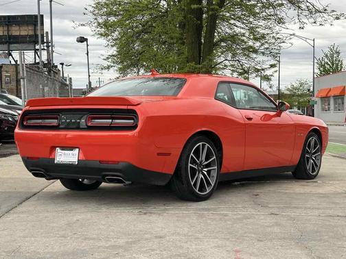 Go Mango 2022 Dodge Challenger R/T