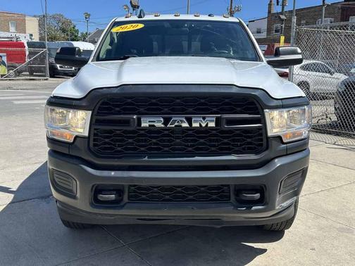 Bright White Clearcoat 2020 RAM 2500 Tradesman Crew Cab 4x4 8' Box