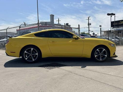 Triple Yellow Tri-Coat 2015 Ford Mustang V6