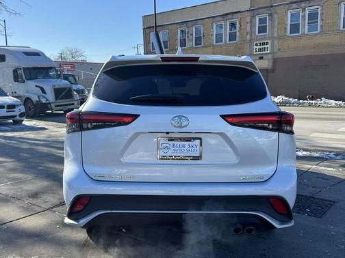2022 Toyota Highlander XSE
