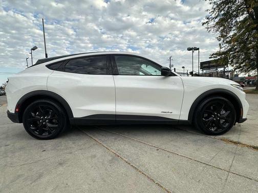 Star White Metallic Tri-Coat 2024 Ford Mustang Mach-E Select