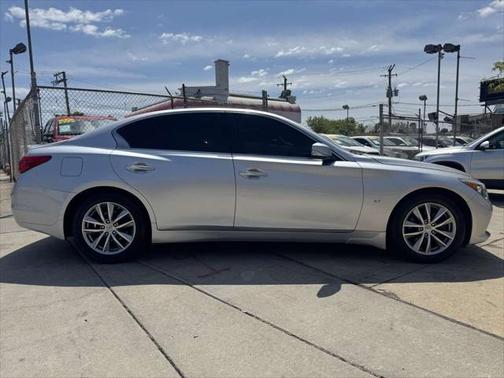 2015 INFINITI Q50 Premium