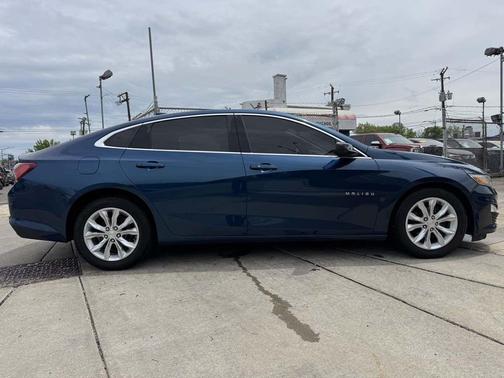 Pacific Blue Metallic 2019 Chevrolet Malibu LT