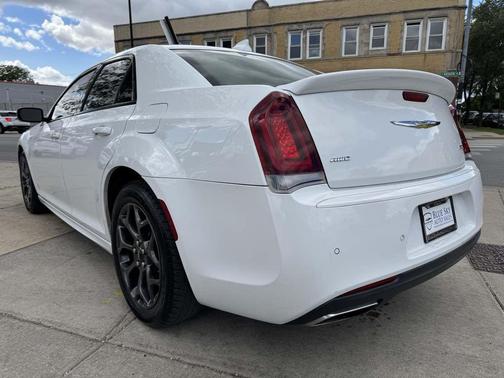 2018 Chrysler 300 S