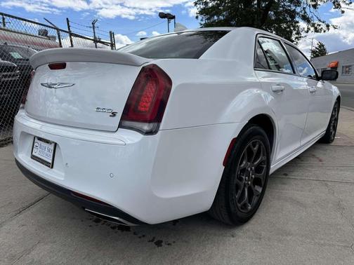 2018 Chrysler 300 S