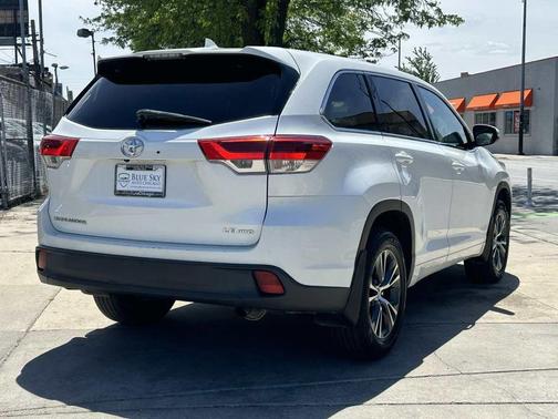 Blizzard Pearl 2018 Toyota Highlander LE Plus