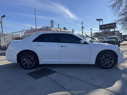 2018 Chrysler 300 S