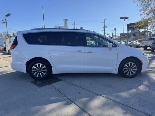 2021 Chrysler Pacifica Hybrid Touring L