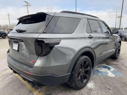2022 Ford Explorer ST