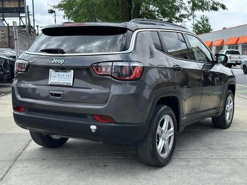 Granite Crystal Metallic Clearcoat 2023 Jeep Compass Latitude