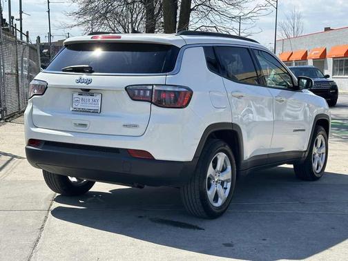 White Clearcoat 2019 Jeep Compass Latitude
