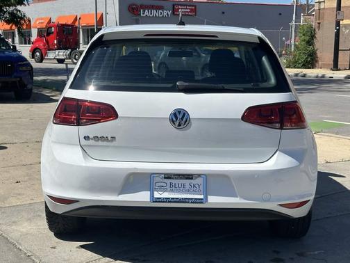 Pure White 2016 Volkswagen e-Golf SE