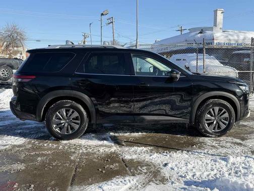 2022 Nissan Pathfinder SV 2WD