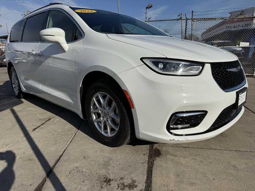 2022 Chrysler Pacifica Touring L