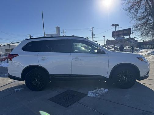 2018 Mitsubishi Outlander LE