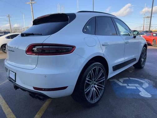 2015 Porsche Macan Turbo