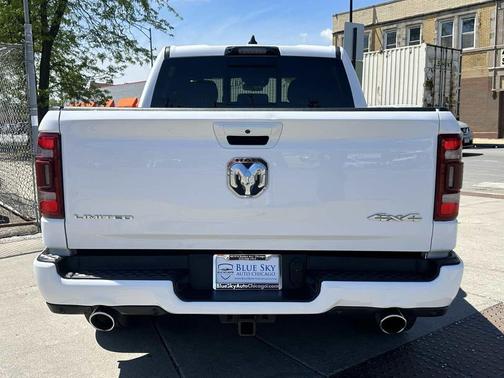 Bright White Clearcoat 2023 RAM 1500 Limited