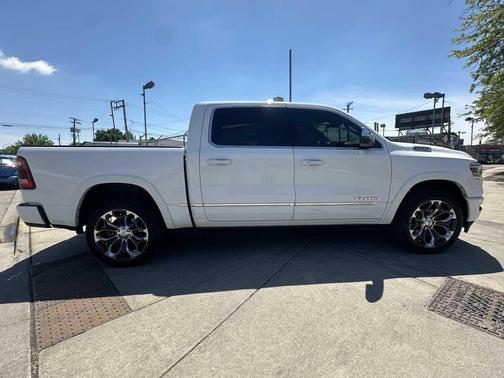 Bright White Clearcoat 2023 RAM 1500 Limited
