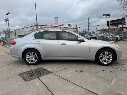 2012 INFINITI G37x Base