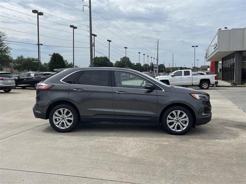 Photo 4 of 34 of 2020 Ford Edge Titanium