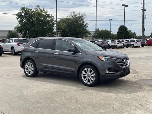 Photo 3 of 34 of 2020 Ford Edge Titanium