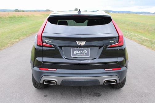 2022 Cadillac XT4 Premium Luxury