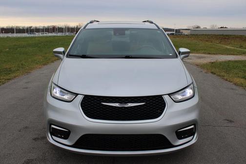 2022 Chrysler Pacifica L