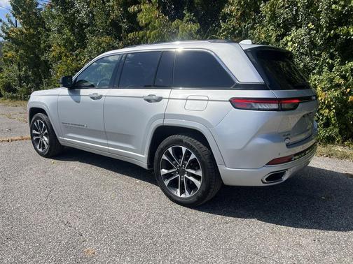 2022 Jeep Grand Cherokee Overland