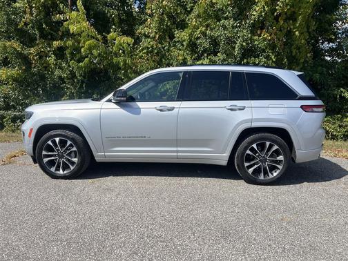 2022 Jeep Grand Cherokee Overland