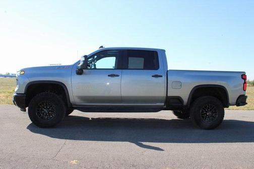 2025 Chevrolet Silverado 2500 4WD Crew Cab Standard Bed ZR2