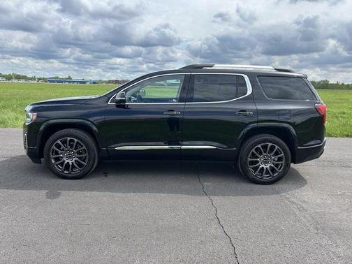 2022 GMC Acadia Denali