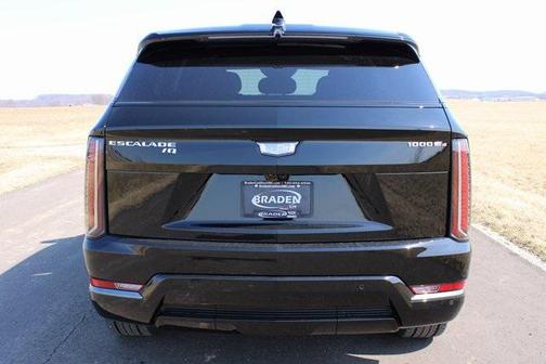 2025 Cadillac Escalade Sport