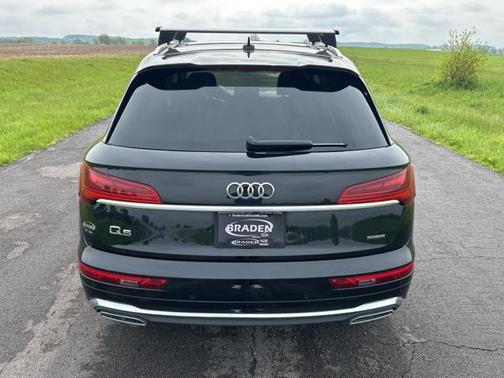 2022 Audi Q5 45 S line Premium Plus