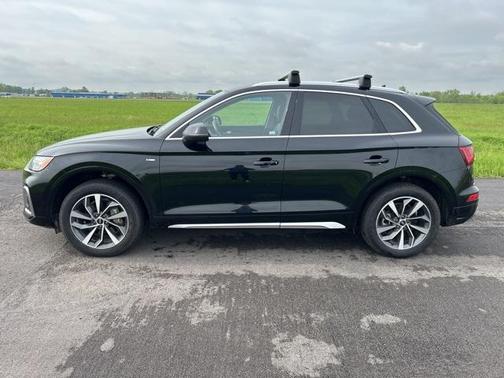 2022 Audi Q5 45 S line Premium Plus