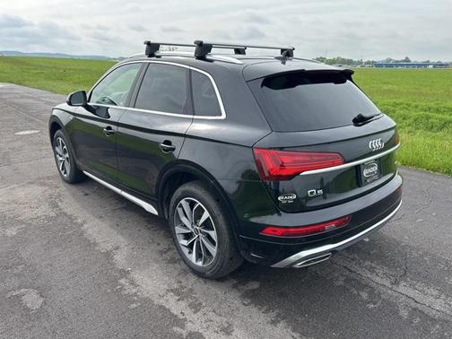 2022 Audi Q5 45 S line Premium Plus