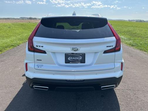 2025 Cadillac XT4 Premium Luxury
