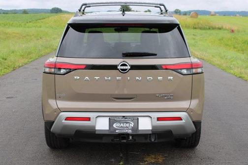 2023 Nissan Pathfinder Platinum 4WD