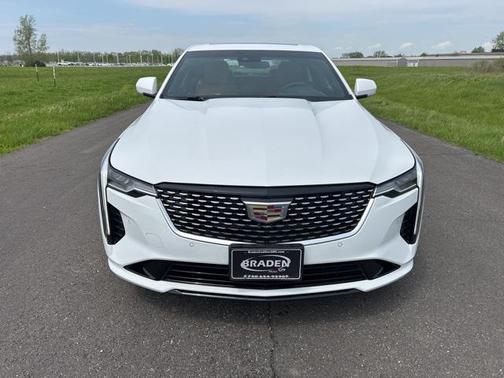 2025 Cadillac CT4 Premium Luxury RWD