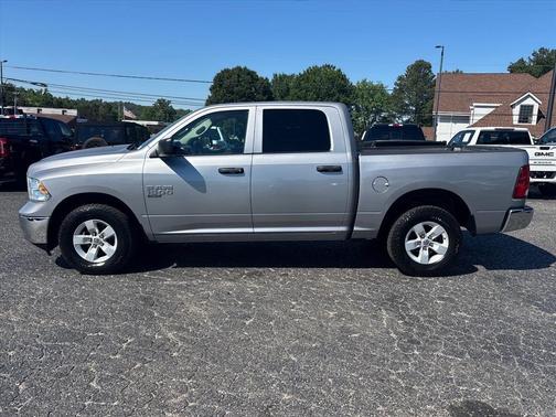 Billet Silver Metallic Clearcoat 2022 RAM 1500 Classic SLT