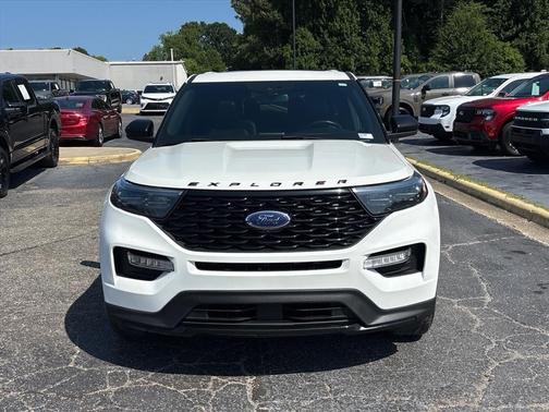 White 2022 Ford Explorer ST-Line