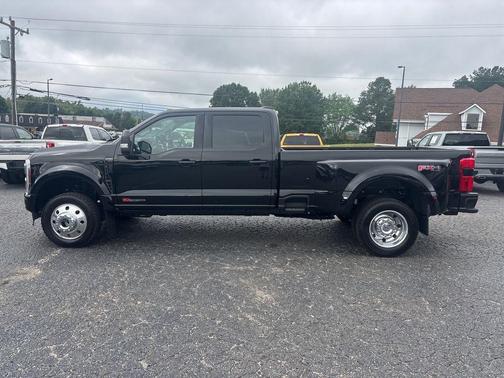 Black 2025 Ford F-450