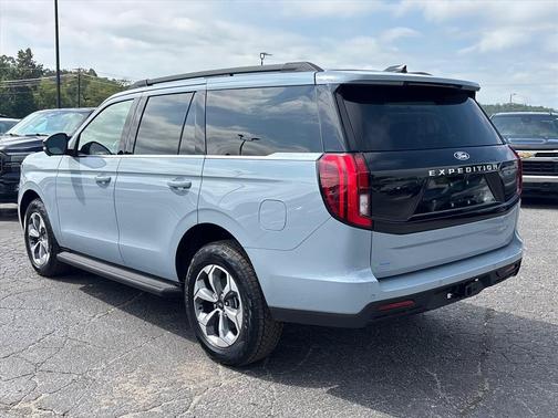 Glacier Gray Metallic 2027 Ford Expedition ACTIVE