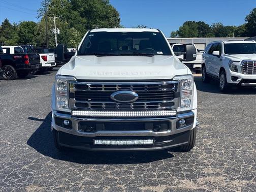 White 2024 Ford F-450