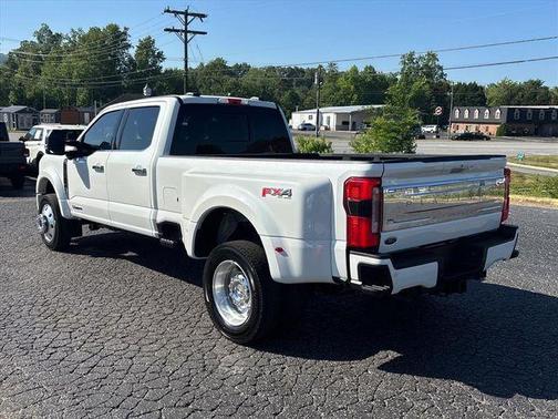 White 2023 Ford F-450 Platinum