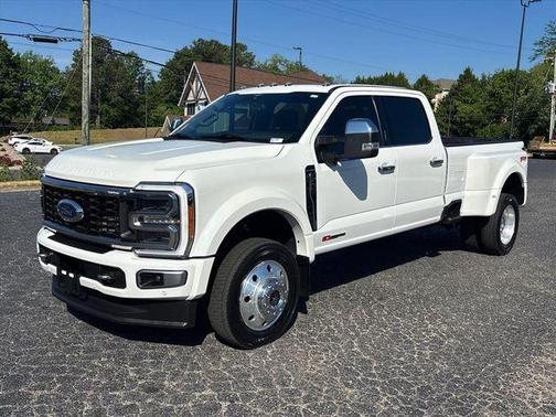 White 2023 Ford F-450 Platinum